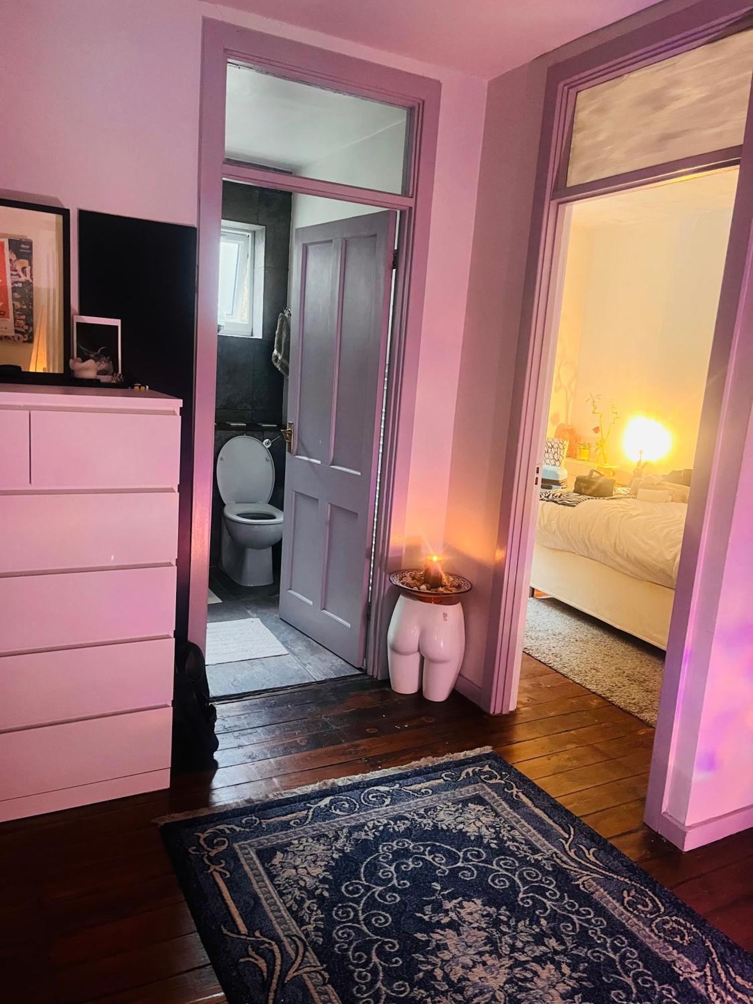 Heartwarming And Vibrant Private In Unit Appartamento