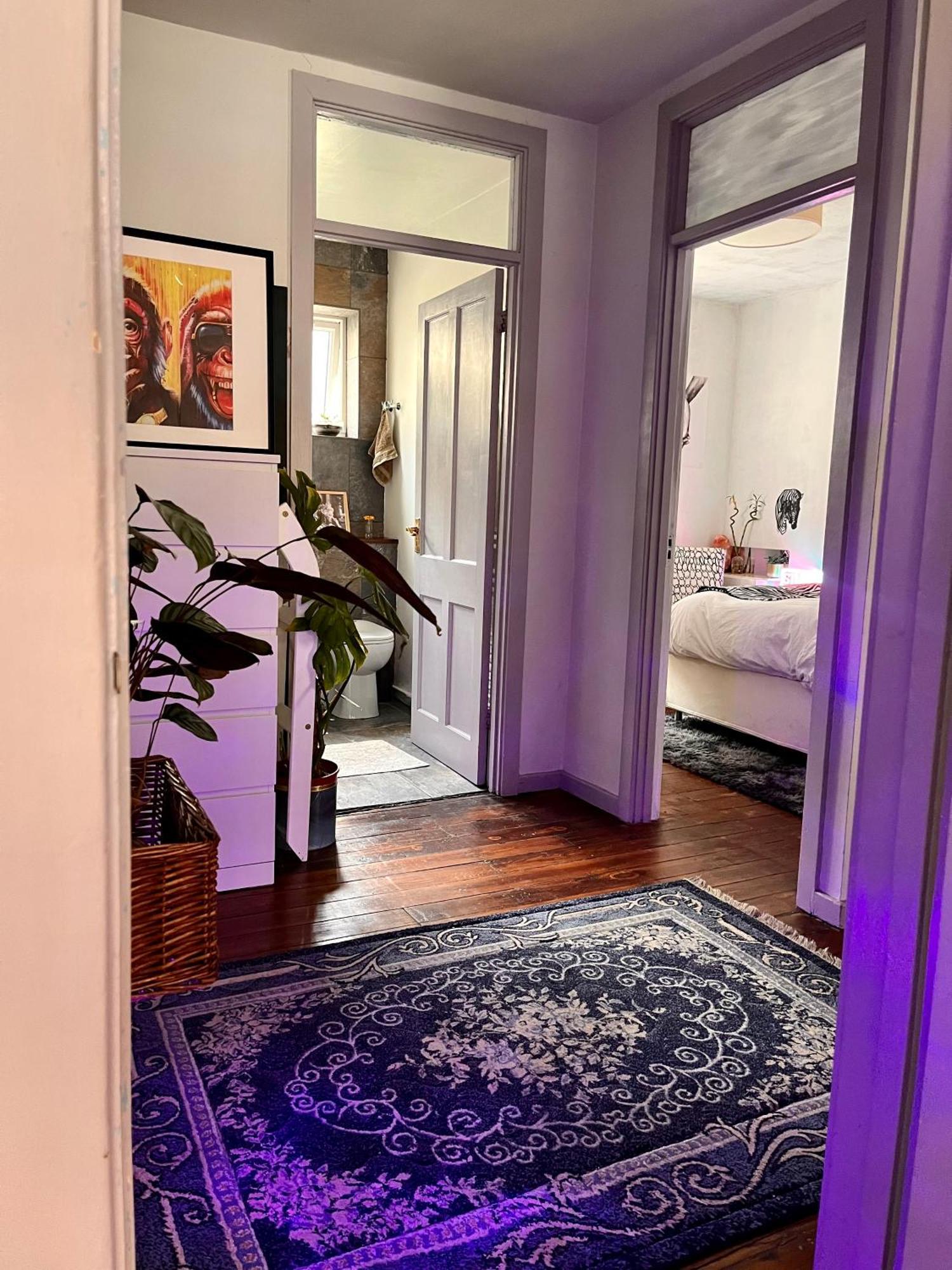 Heartwarming And Vibrant Private In Unit Appartamento